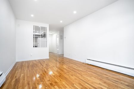 2425 Av. Madison Montréal (Côte-des-Neiges, QC H4B - Photo 5