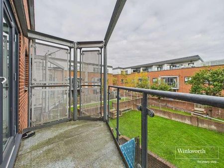 Sunningdale Gardens, London, NW9 - Photo 5