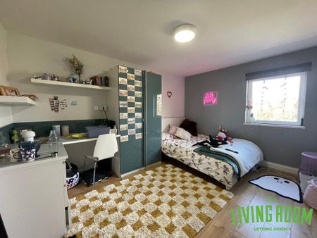 5 bedroom flat to rent - Photo 3