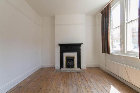 3 bedroom end of terrace house to rent - Photo 4