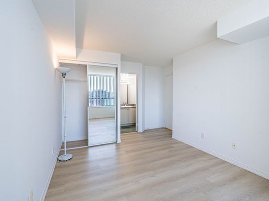 For Lease - 238 Doris Avenue Unit# 2001, Toronto, Ontario - Photo 1