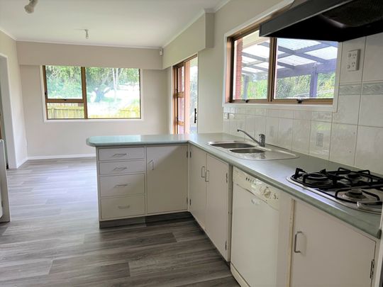 4 Bedroom - Buckland Road, Mangere East - Photo 1