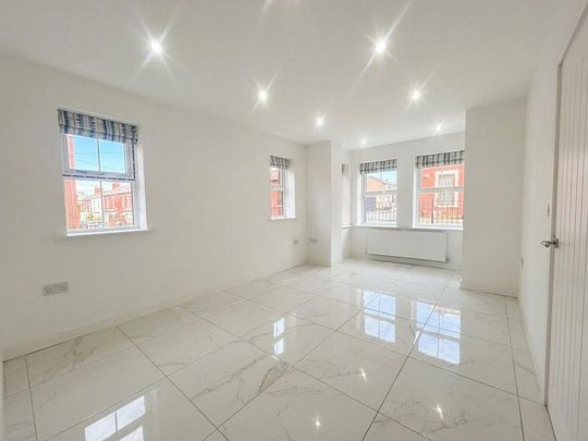 4 bedroom townhouse to rent - Photo 1