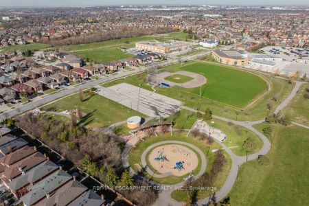 Detached Home For Lease | W9251835 - Photo 3