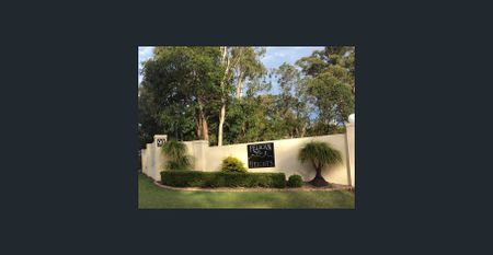 3 Bedroom free-standing home in quiet and peaceful complex - Photo 2