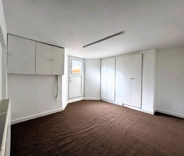 4 bedroom terraced house to rent - Photo 3