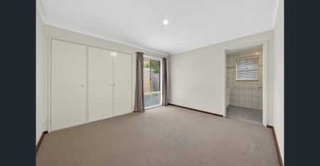 WELL-PRESENTED, LOW-MAINTENANCE LIVING IN A PRIME MANNING LOCATION - Photo 2
