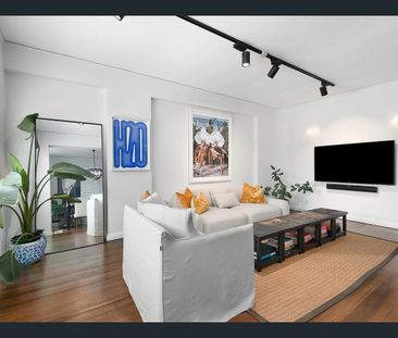 Art Deco Elegance on Whisper Quiet Henrietta Street - Photo 3