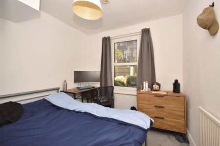 5 bedroom terraced house to rent - Photo 3
