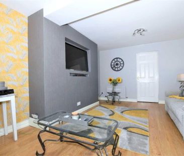 28 Low Road, Lisburn, BT27 4TJ - Photo 2