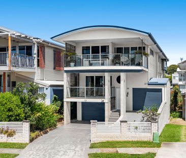 2-Bedroom Apartment on the Esplanade – Views & Prime Location - Photo 1