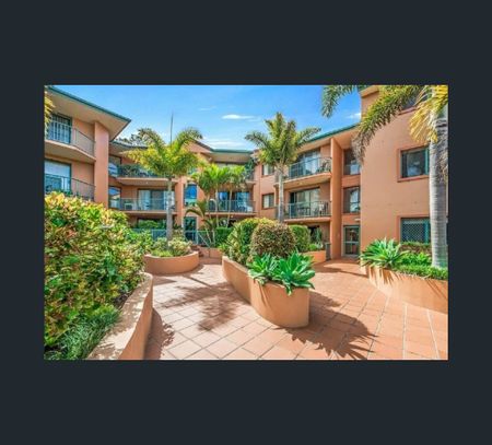 13/12 Gillian Lane, Southport, Qld 4215 - Photo 2