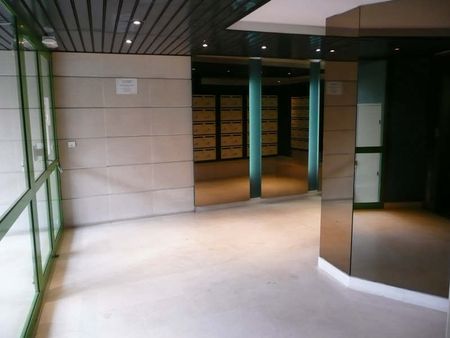 Location Appartement 2 pièces 35m² - Photo 3