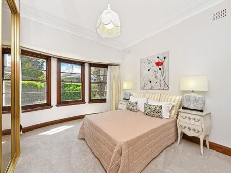 Exquisite Single-Level Family Residence in Coveted Killara Locale - Photo 2