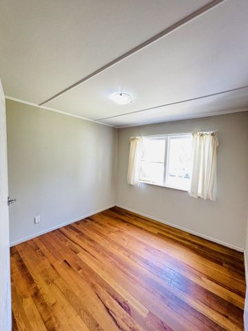 PAPAKURA, 4 BEDROOMS - Photo 5