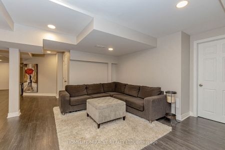 For Lease - 32 Masters Green Lower Crescent, Brampton, Ontario - Photo 3