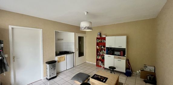 Location Appartement 1 pièce 31m² RODEZ 12000 - Photo 2