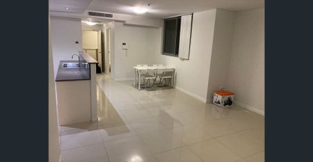 Fully Furnished-large balcony, great daylight apartment. Super affordable- convenient.BOOKING INSPECTION! Available From 01/12/2025 To 05/02/2026. - Photo 2