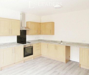 3 bedroom flat to rent - Photo 1