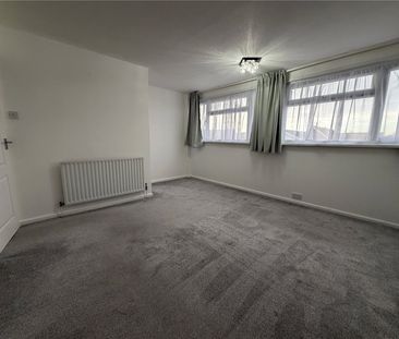 3 bedroom house to rent Brook Way, Lancing, West Sussex, BN15 - Photo 4