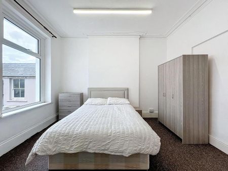 4 bedroom apartment to rent - Photo 5