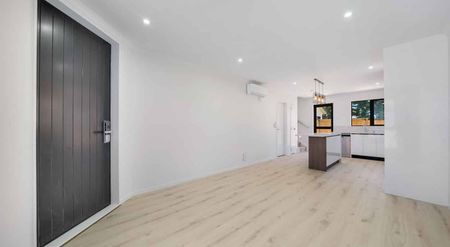 Manurewa, 3 bedrooms - Photo 2