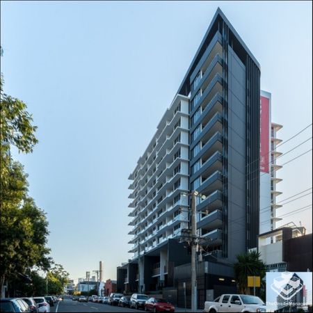 Morden apartment in the core of Newstead - Photo 2