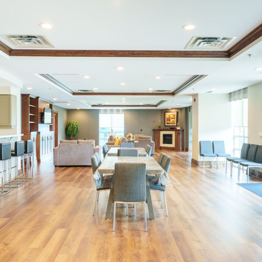 For Lease - 23 Oneida Crescent Unit# 701, Richmond Hill, Ontario - Photo 1