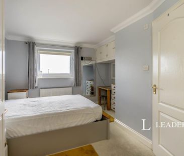 2 bedroom flat to rent - Photo 5