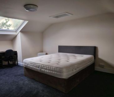 1 bedroom in a house share to rent - Photo 3