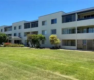 Apartment By the Sea! - Photo 2