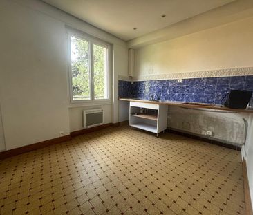 Location Appartement 2 pièces 46m² LYON 8ème - Photo 3