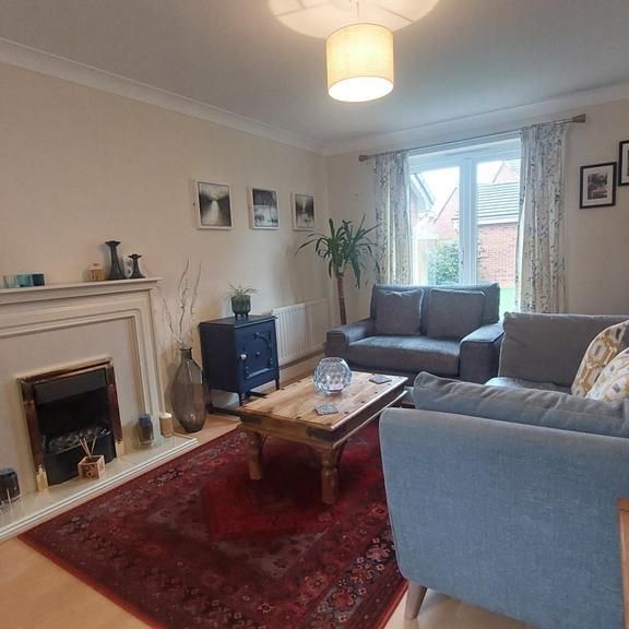 3 bedroom semi-detached house to rent - Photo 1