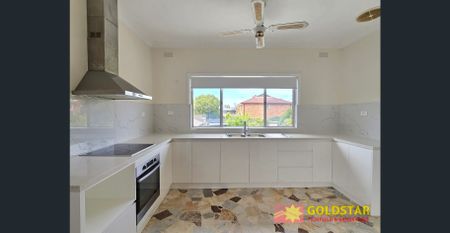 DOUBLE STORY HOUSE - FIRST LEVEL ONLY - Photo 5