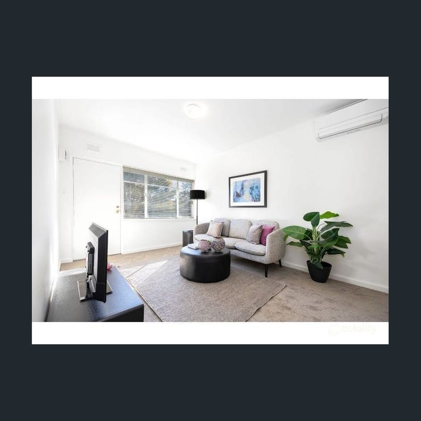 Low-Maintenance Living in a Prime Lifestyle Pocket - Photo 1