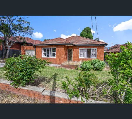 31 Jordan Avenue, Beverly Hills, NSW 2209 - Photo 2