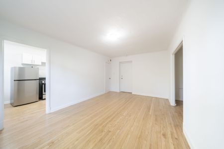 For Lease - 8 Mallory Gardens Unit# 4, Toronto, Ontario - Photo 2