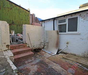 3 bedroom terraced house to rent - Photo 2