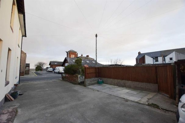 2 bedroom terraced house to rent - Photo 1