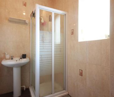 2 bedroom semi-detached house to rent - Photo 6