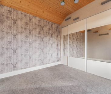 Price £1,295 pcm - Available Now - Unfurnished - Photo 3