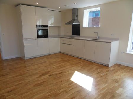 2 bedroom flat to rent - Photo 4