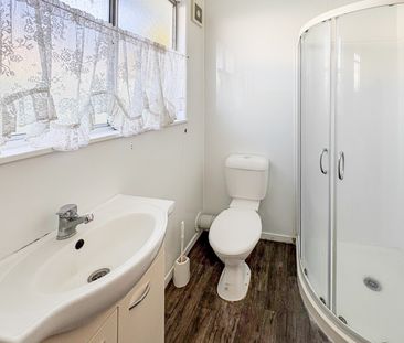 Two Bedroom Unit in Prime Central Location! Victoria - Photo 6