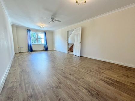 2 bedroom terraced house to rent - Photo 4