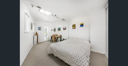 Charming terrace home in great location - Photo 2