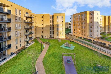 3 bedroom flat to rent - Photo 3