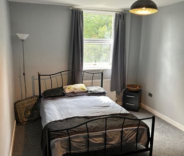 Room in a Shared House, Walerand Road, SE13 - Photo 4