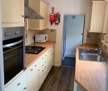 1 bedroom in a house share to rent - Photo 5