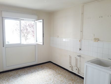 T4 de 75 m² - 5 rue buffon Châtillon-sur-Seine - Photo 5