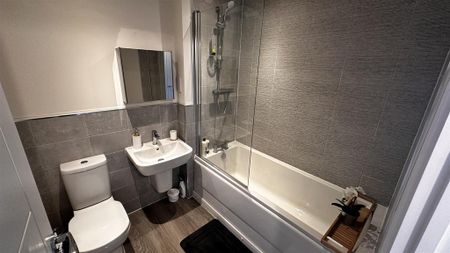 2 bedroom terraced house to rent - Photo 5